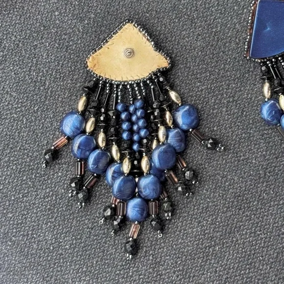 VINTAGE Beaded waterfall pierced earrings - Picture 3 of 3